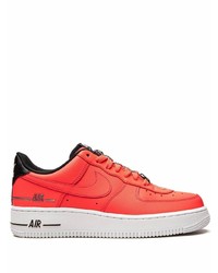 Baskets basses en cuir rouges Nike