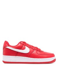 Baskets basses en cuir rouges Nike