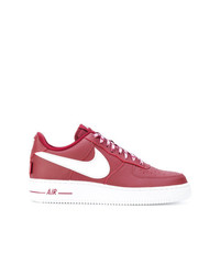 Baskets basses en cuir rouges Nike