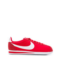 Baskets basses en cuir rouges Nike