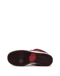 Baskets basses en cuir rouges Nike