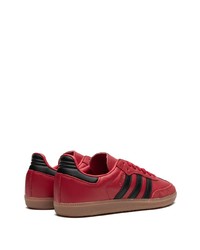 Baskets basses en cuir rouges adidas