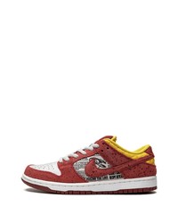 Baskets basses en cuir rouges Nike