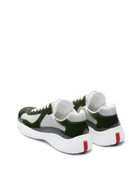 Baskets basses en cuir vert foncé Prada