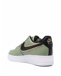 Baskets basses en cuir vert menthe Nike