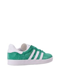 Baskets basses en cuir vertes adidas