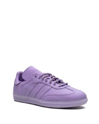 Baskets basses en cuir violet clair adidas