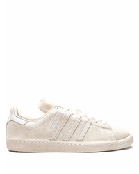 Baskets basses en daim beiges adidas