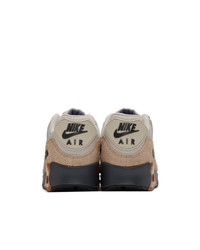 Baskets basses en daim beiges Nike