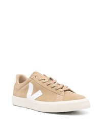 Baskets basses en daim beiges Veja