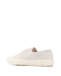 Baskets basses en daim beiges Superga