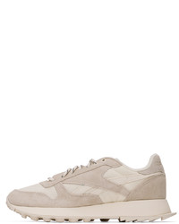 Baskets basses en daim beiges Reebok Classics