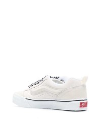 Baskets basses en daim beiges Vans