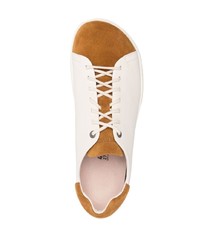 Baskets basses en daim beiges Birkenstock