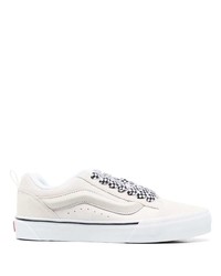 Baskets basses en daim beiges Vans