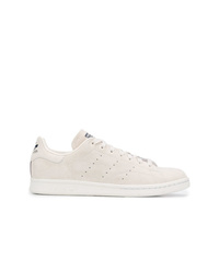 Baskets basses en daim blanches adidas