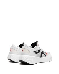 Baskets basses en daim blanches Jordan