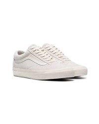 Baskets basses en daim blanches Vans