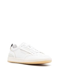 Baskets basses en daim blanches D.A.T.E