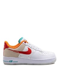 Baskets basses en daim blanches Nike