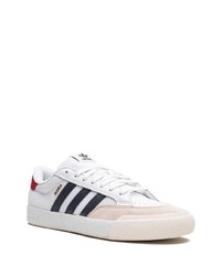 Baskets basses en daim blanches adidas