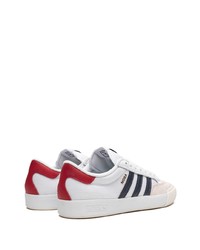 Baskets basses en daim blanches adidas