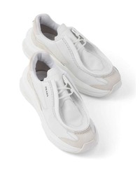 Baskets basses en daim blanches Prada