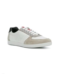 Baskets basses en daim blanches Prada