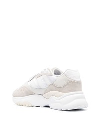 Baskets basses en daim blanches adidas