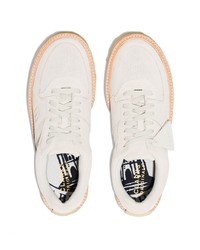 Baskets basses en daim blanches Clarks Originals