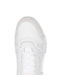 Baskets basses en daim blanches adidas