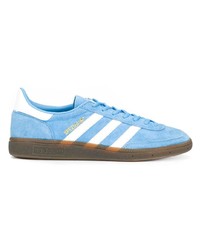 Baskets basses en daim bleu clair adidas