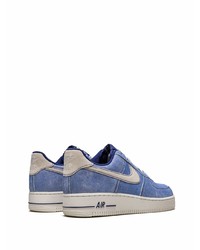 Baskets basses en daim bleu clair Nike