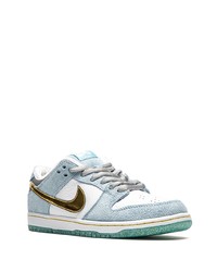 Baskets basses en daim bleu clair Nike