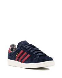 Baskets basses en daim bleu marine adidas