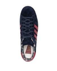 Baskets basses en daim bleu marine adidas