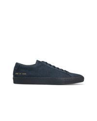 Baskets basses en daim bleu marine Common Projects