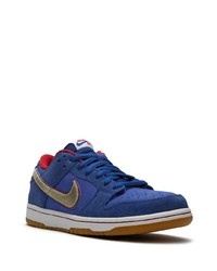 Baskets basses en daim bleu marine Nike