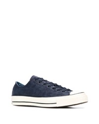 Baskets basses en daim bleu marine Converse