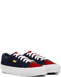 Baskets basses en daim bleu marine Vans