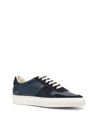 Baskets basses en daim bleu marine Common Projects