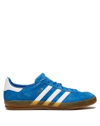 Baskets basses en daim bleues adidas