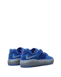 Baskets basses en daim bleues Nike