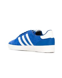 Baskets basses en daim bleues adidas