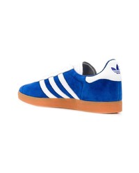 Baskets basses en daim bleues adidas