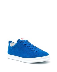 Baskets basses en daim bleues Camper