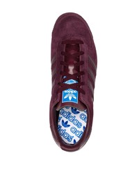 Baskets basses en daim bordeaux adidas