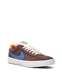 Baskets basses en daim bordeaux Nike