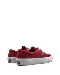 Baskets basses en daim bordeaux Vans