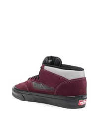 Baskets basses en daim bordeaux Vans